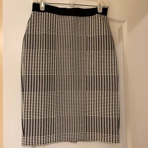 Ann Taylor Black and white pencil skirt